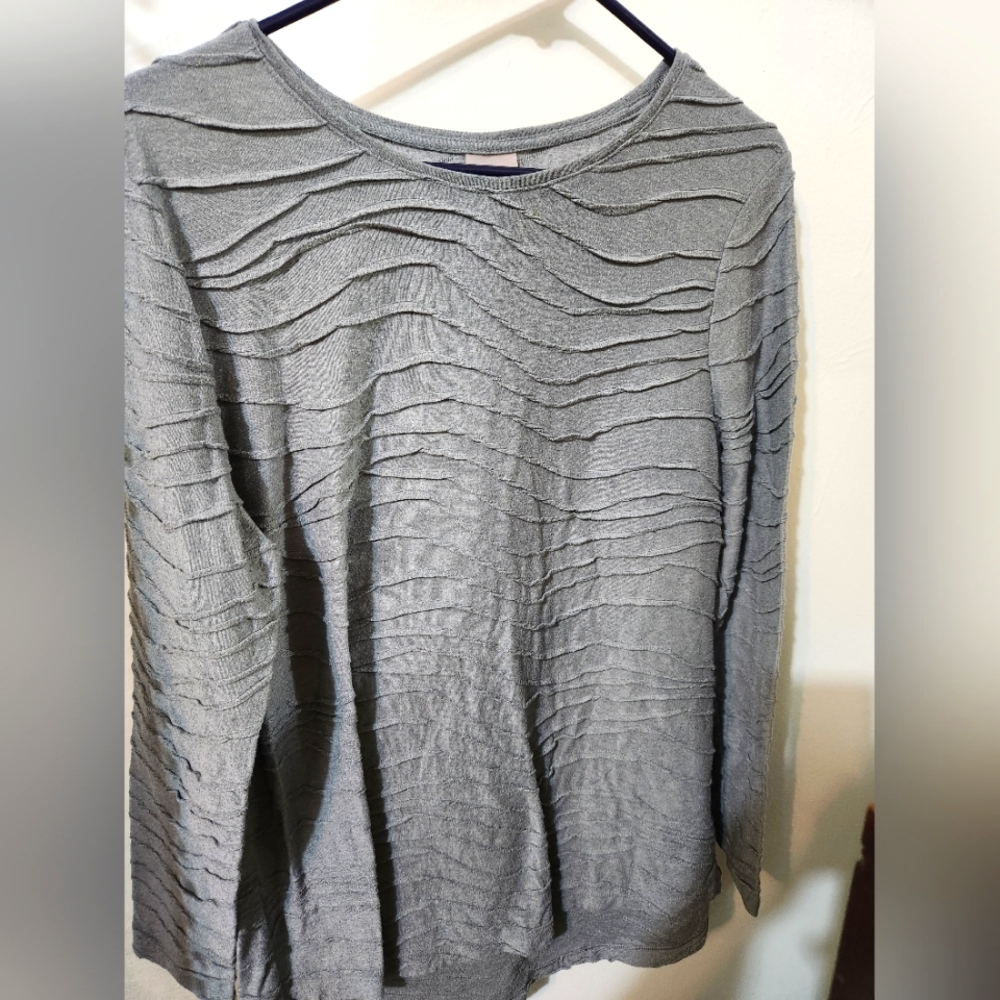 Chicos size 2 grey long sleeve top 💖